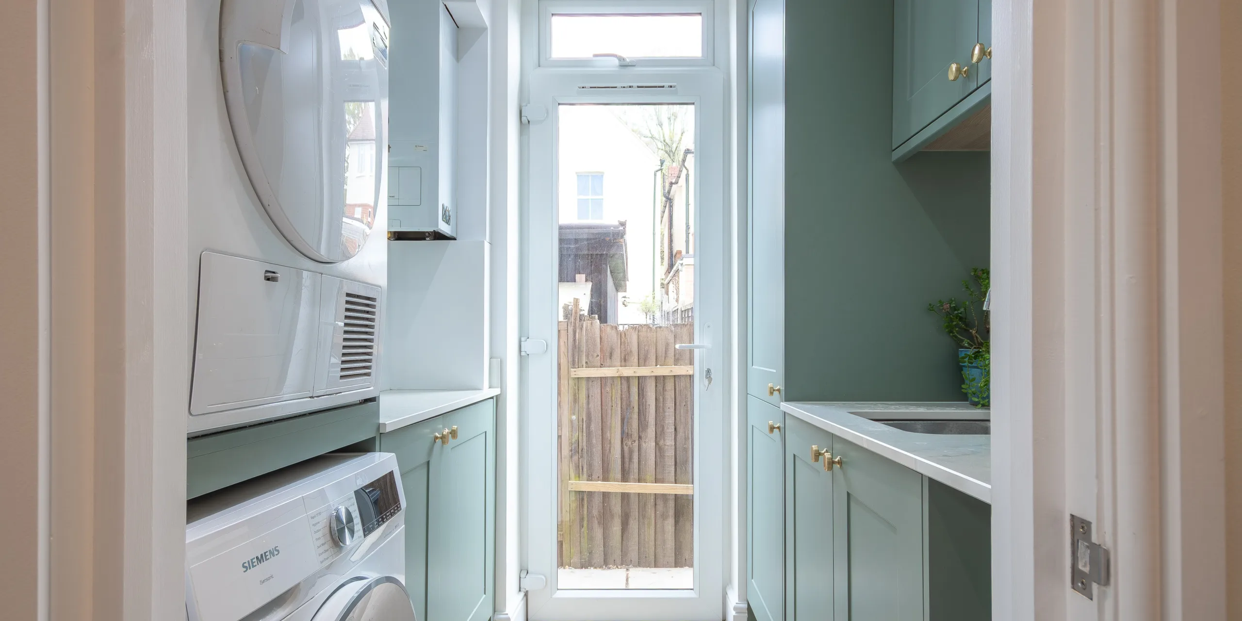 2 Knighton Road - Laundry Room 060 (2by1)